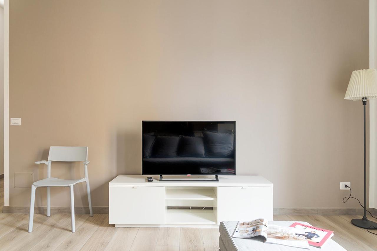 Hacca Collection - Porta Romana Apartment Milan Bagian luar foto
